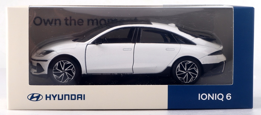 Mini Coche IONIQ 6 Color Blanco